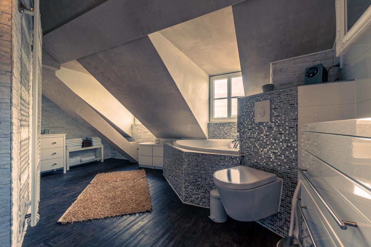 شقة Oriental Cozy Loft - Orientalisches Gemuetliches Loft Weibern المظهر الخارجي الصورة